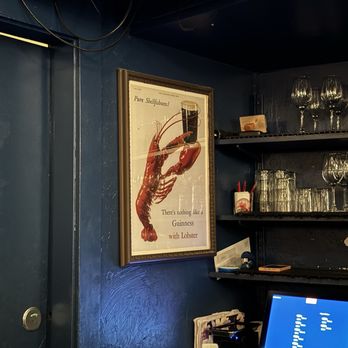 Neptune Oyster - Decorations - Seafood Near Me - Boston, Massachusetts Neptune Oyster - Decorations - Seafood Near Me - Boston, Massachusetts