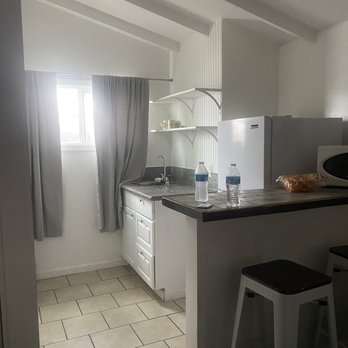 Hermosa Hotel - Kitchen - Hotels Near Me - Avalon, California Hermosa Hotel - Kitchen - Hotels Near Me - Avalon, California