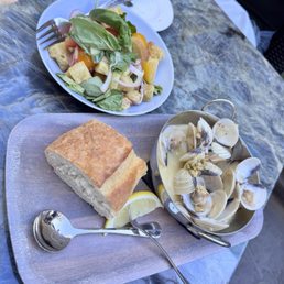 Muscles and salad