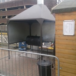 Baileys Carribean Takeaway - Smoking the jerk!