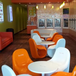 Orange Leaf Frozen Yogurt - Seating