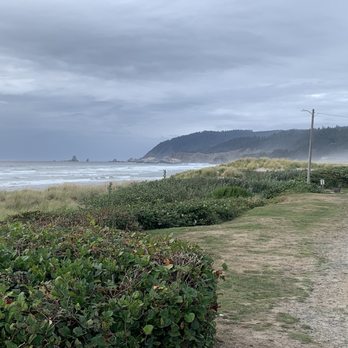 Surfsand Resort - View from atop the beach from Resort... during dog walk - Hotels Near Me - Cannon Beach, Oregon Surfsand Resort - View from atop the beach from Resort... during dog walk - Hotels Near Me - Cannon Beach, Oregon