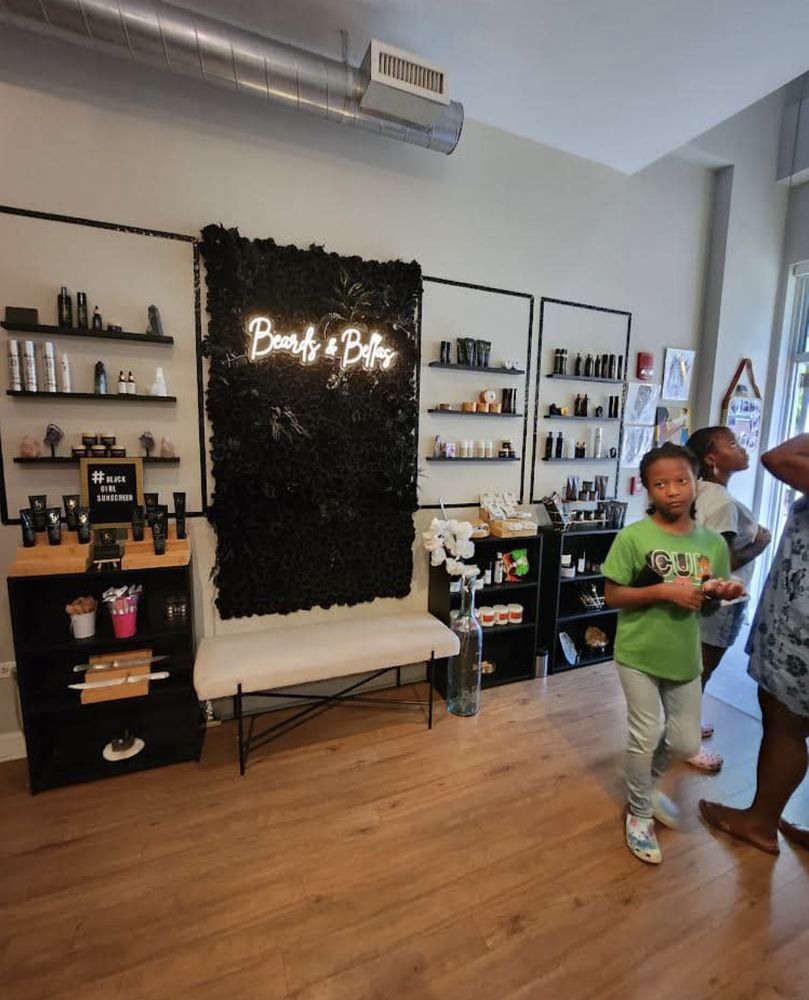 BEARDS & BELLAS Updated June 2024 522 Kedzie St, Evanston, Illinois