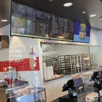 85°C Bakery Cafe-Corona - Inside - Bakeries Near Me - Corona, California
