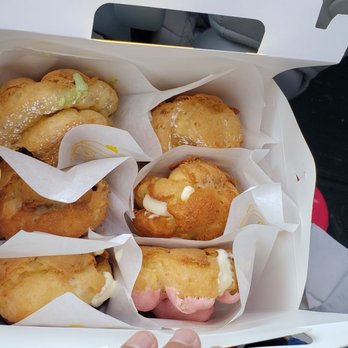 Beard Papa's - Desserts Near Me - Denver, Colorado