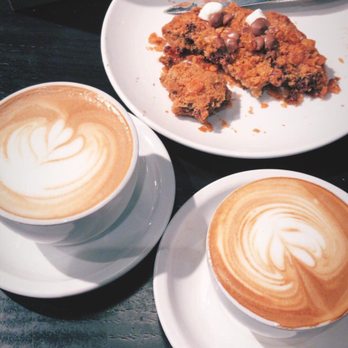 Maplewood Kitchen and Bar - Honey latte + cornflake cookie - Breakfast & Brunch Near Me - Cincinnati, Ohio