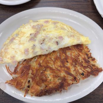 Avalon Diner - Omelette with hash browns - Diners Near Me - Houston, Texas Avalon Diner - Omelette with hash browns - Diners Near Me - Houston, Texas