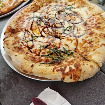 Cadence Clubhouse - Margarita pizza - Bars Near Me - Allison Park, Pennsylvania Cadence Clubhouse - Margarita pizza - Bars Near Me - Allison Park, Pennsylvania