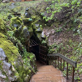 Black Chasm Cavern - Entering the cavern - Tours Near Me - Volcano, California