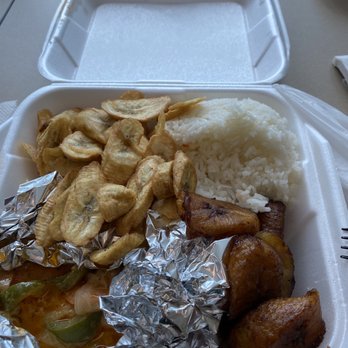 Chicken House - a meal in a styrofoam container - Honduran Near Me - Miami, Florida