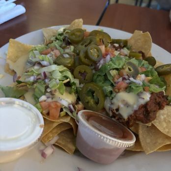 Brockett Pub House & Grill - Nachos with beef chili - American Near Me - Clarkston, Georgia