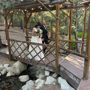 Arrowhead Pine Rose Cabins - Venues & Event Spaces Near Me - Twin Peaks, California