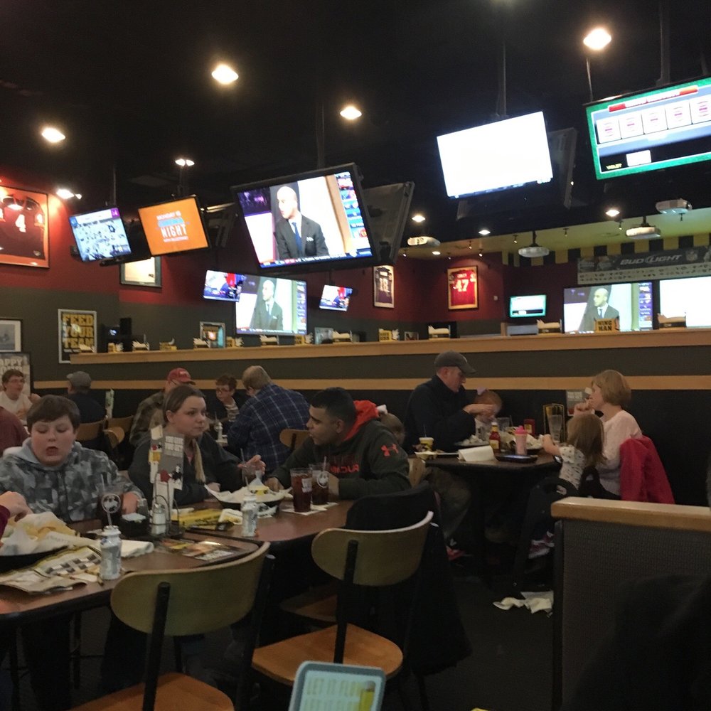 Buffalo Wild Wings - American Near Me - Chesapeake, Virginia