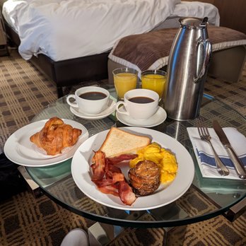 Loden Hotel - Hotels Near Me - Vancouver, British Columbia