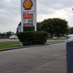 Shell Gas Station - But $3.099 in pump.