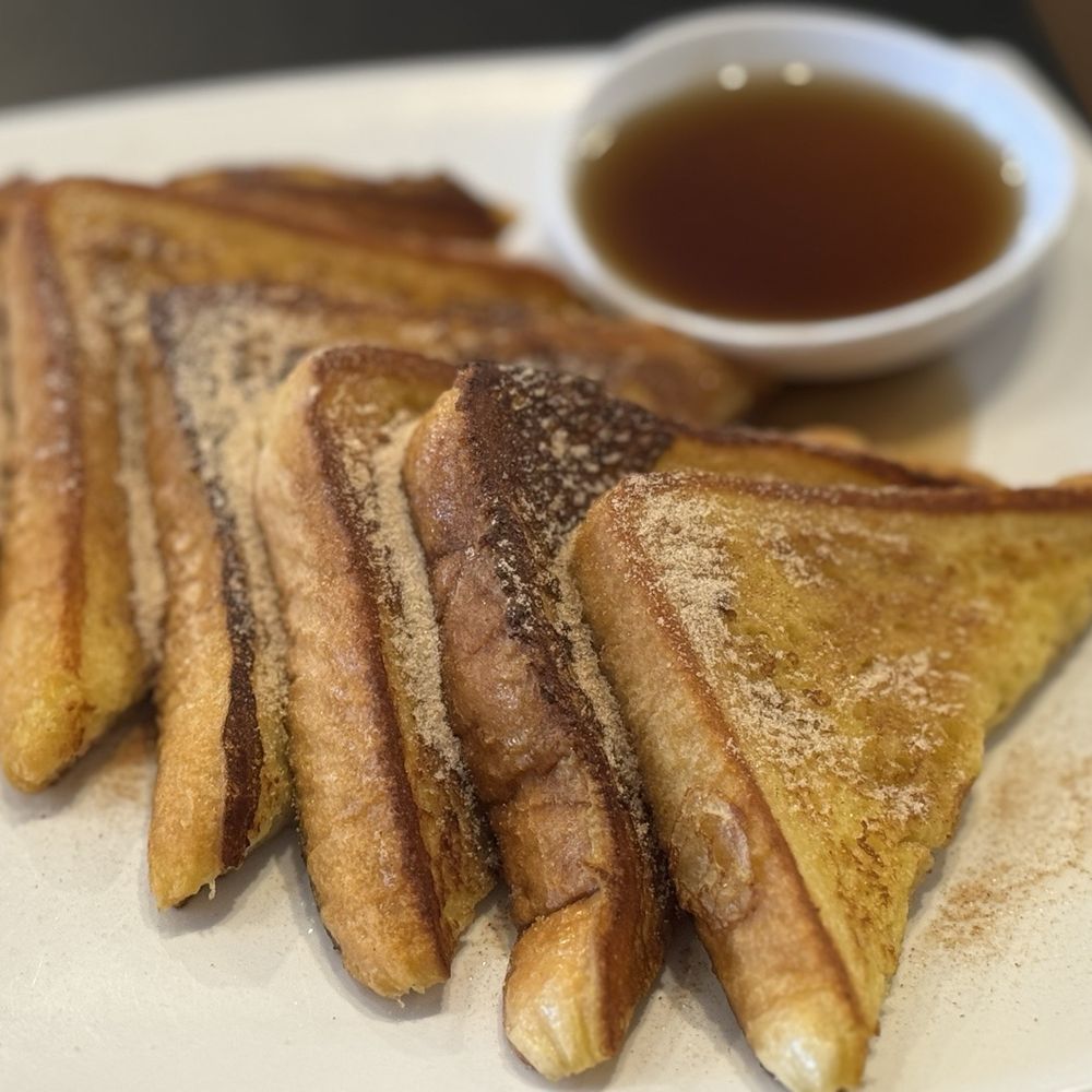 The Lantern BLE - French Toast - Breakfast & Brunch Near Me - Lebanon, Illinois The Lantern BLE - French Toast - Breakfast & Brunch Near Me - Lebanon, Illinois