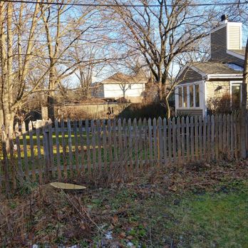Simo Brothers - After Removal - No Damage To Yard Or Fence - Tree Services Near Me - Lake Bluff, Illinois Simo Brothers - After Removal - No Damage To Yard Or Fence - Tree Services Near Me - Lake Bluff, Illinois