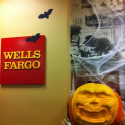 Wells Fargo Bank - Happy Halloween! Nice Decor!