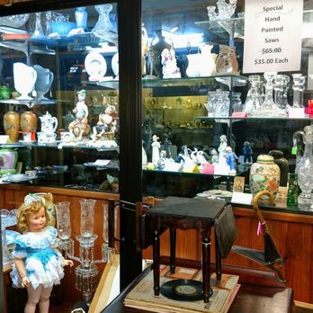 Aunt Vera's Antique Mall - A posted deal on hand painted saws, but where are they? - Antiques Near Me - Inverness, Florida Aunt Vera's Antique Mall - A posted deal on hand painted saws, but where are they? - Antiques Near Me - Inverness, Florida