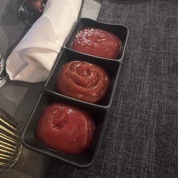 Mozaik - Three flavors of ketchup: regular, curry, strawberry - Mediterranean Near Me - Sonoma, California Mozaik - Three flavors of ketchup: regular, curry, strawberry - Mediterranean Near Me - Sonoma, California