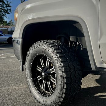 Tire & Wheel Hub - Wheel & Rim Repair Near Me - Roseville, California Tire & Wheel Hub - Wheel & Rim Repair Near Me - Roseville, California