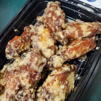 Xtra Cheese - Garlic Garlic Parmesan Wings - Pizza Near Me - Whittier, California Xtra Cheese - Garlic Garlic Parmesan Wings - Pizza Near Me - Whittier, California