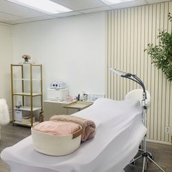 The Beauty Bar 8