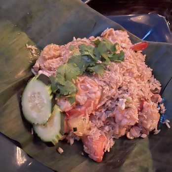 Saranrom Thai - Pineapple fried rice with shrimp - Thai Near Me - Elmhurst, New York