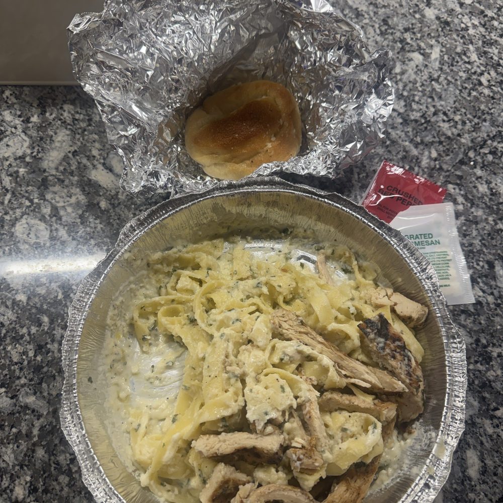 Joe's Italian Restaurant - Chicken Fettuccine Alfredo - Italian Near Me - Conroe, Texas Joe's Italian Restaurant - Chicken Fettuccine Alfredo - Italian Near Me - Conroe, Texas