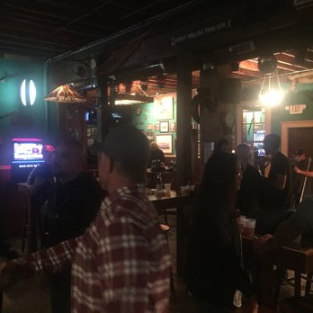 Grumpy's Saloon - people playing video games - Bars Near Me - Davenport, Iowa