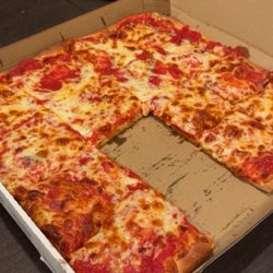 Sun Ray Pizzeria - Thick 16slice square pie