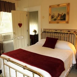Pinehill Inn - www.pinehillbb.com