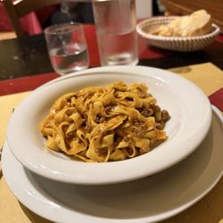Trattoria Trebbi - Tagliatelle al ragú