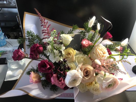 Bloomie Flower Studio by null
