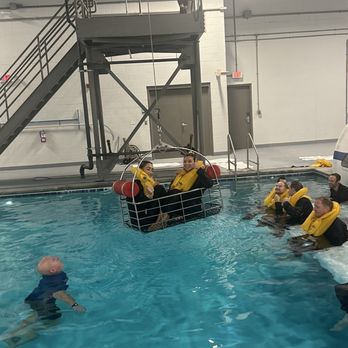 FlightSafety International - Rescue bin - Flight Instruction Near Me - Moonachie, New Jersey