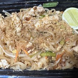 Krua Khun Pim - Chicken Pad Thai.