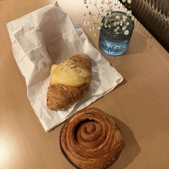 Aura D’Or - Morning roll Croissant - Cafes Near Me - New York, New York Aura D’Or - Morning roll Croissant - Cafes Near Me - New York, New York