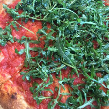 True Food Kitchen - Tomato & Arugula pizza (vegan) - Vegetarian Near Me - Pasadena, California True Food Kitchen - Tomato & Arugula pizza (vegan) - Vegetarian Near Me - Pasadena, California