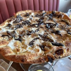 Next Door - Funghi Pizza