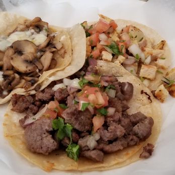 La Paloma Grill - Tues 3 taco special $7.50, generous portions - Mexican Near Me - Montebello, California La Paloma Grill - Tues 3 taco special $7.50, generous portions - Mexican Near Me - Montebello, California