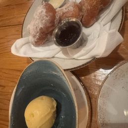 Zeppole Zeppole