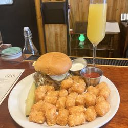 Zias - Smash burger and tots