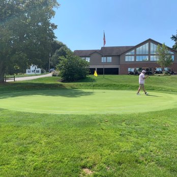 Hocking Hills Golf Club - Greens are very small. Not so smooth. Not so clover, crabgrass free. #UpCloseSavor XP - Golf Near Me - Logan, Ohio Hocking Hills Golf Club - Greens are very small. Not so smooth. Not so clover, crabgrass free. #UpCloseSavor XP - Golf Near Me - Logan, Ohio