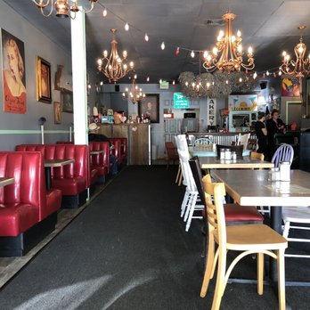 Egg Mann and Earl - the inside of a restaurant - Breakfast & Brunch Near Me - Boise, Idaho Egg Mann and Earl - the inside of a restaurant - Breakfast & Brunch Near Me - Boise, Idaho