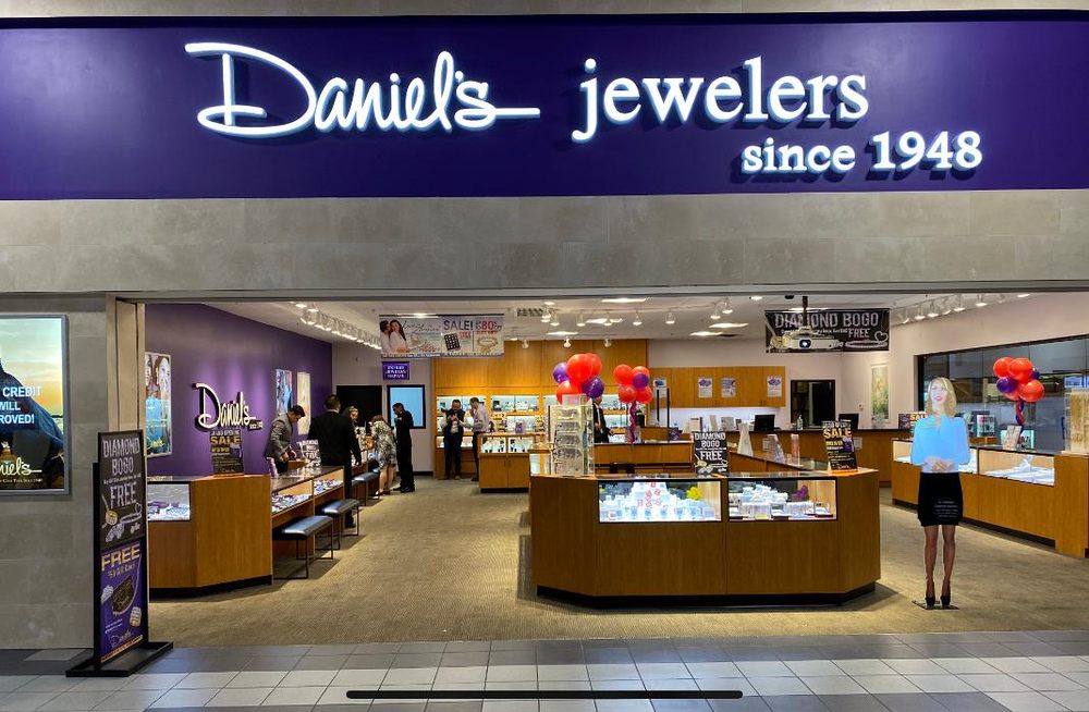 DANIEL’S JEWELERS 7400 S Las Vegas Blvd, Las Vegas, Nevada Jewelry