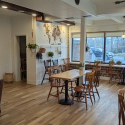 Rooted & Grounded Cafe - The little room on the left side is a kids' playroom. This pic was taken at about 1 pm, after the crowds had cleared out!