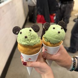 Custom Crepe - Bear w/ matcha ice cream and crème brûlée crepe