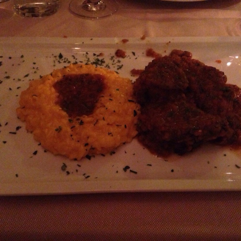 My first time trying the ossobucco and it was delicious! Tender and very flavorful. Generous portion too!