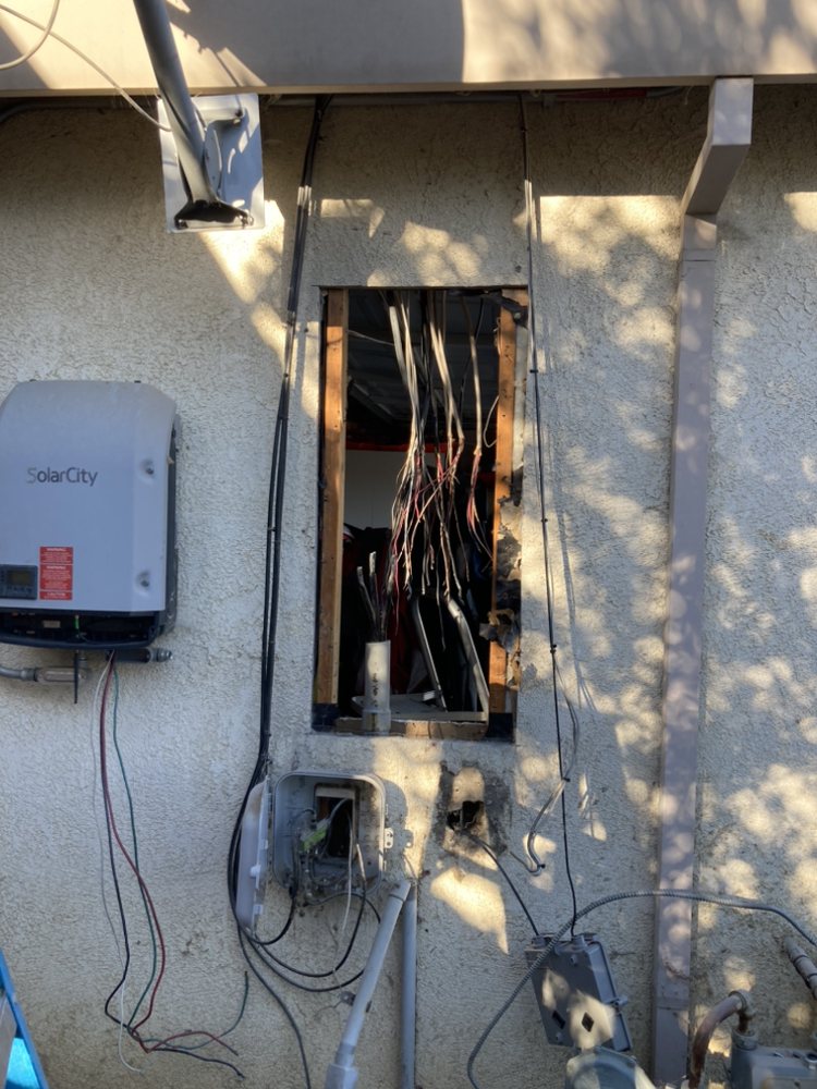 Slide of Dyamont Electric Solutions