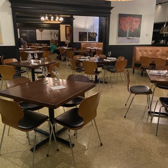 Sparrow Modern Italian - Dining room - Bars Near Me - Edmond, Oklahoma